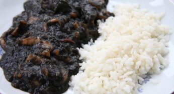 Calamares en su tinta con arroz blanco