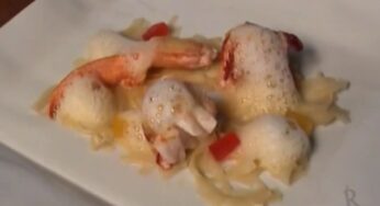 Bogavante con fideos de espárragos