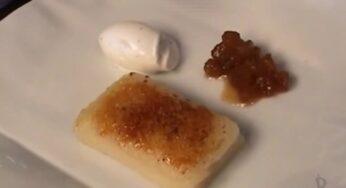 Pantela de manzana y miel, helado de vainilla y pimienta