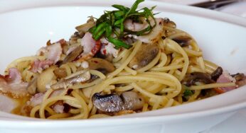 Espagueti con bacon, champiñones y reducción a PX