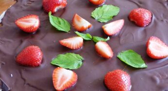 Fondue de chocolate con fresas en 5 minutos