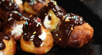 Profiteroles de chocolate y nata